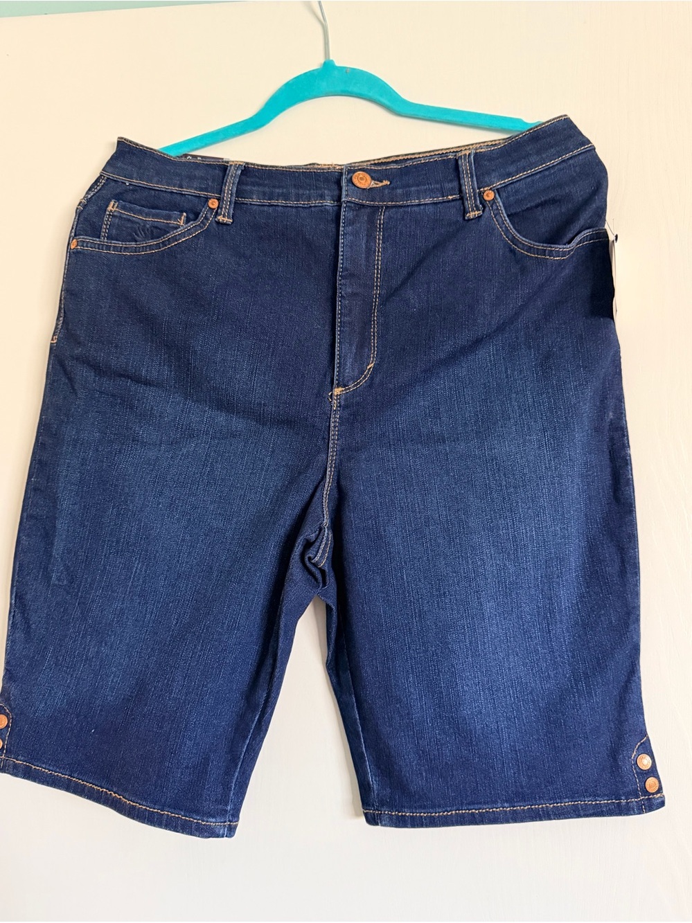 Gloria Vanderbilt Amanda Bermuda Shorts 14P Dark Wash Denim NWT Petite Stretch